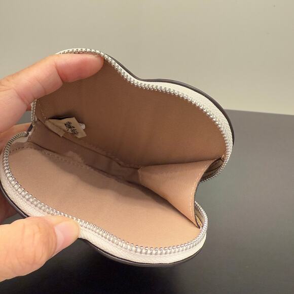 Last 1 ‼️Coach CZ477 Heart Coin Case With Cherry Print - Picture 6 of 7